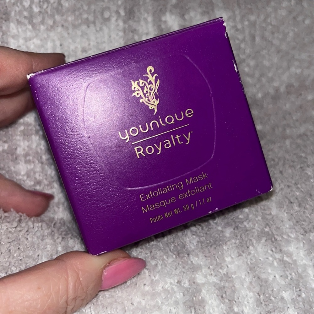 BNIB!!! NEVER been opened! Younique Royalty Exfoliating Mask
